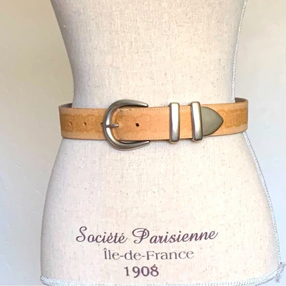 L.Chessler Floral Embosssed Embossed Leather Belt Sz S - Picture 1 of 8